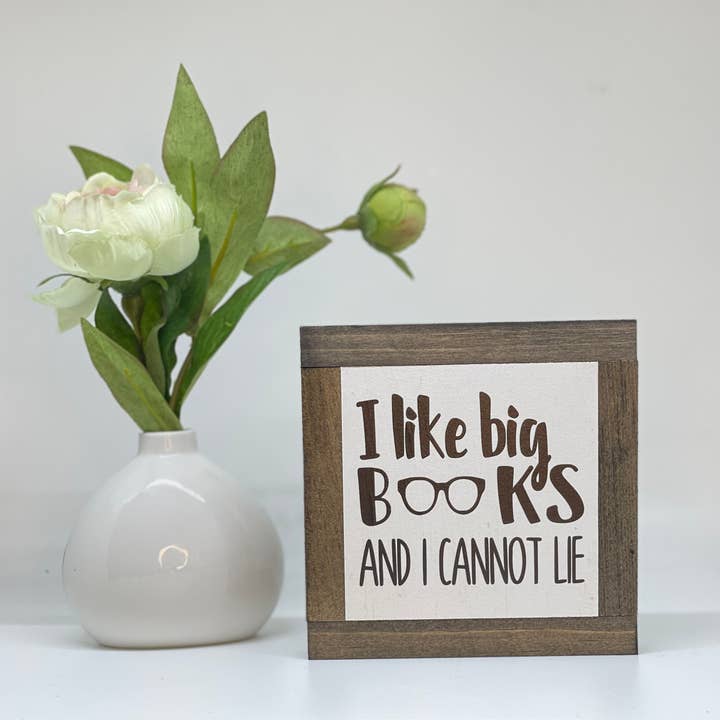 Panneau mural « J'aime les grands livres et je ne peux pas mentir » pour la vente par Bog Road Designs