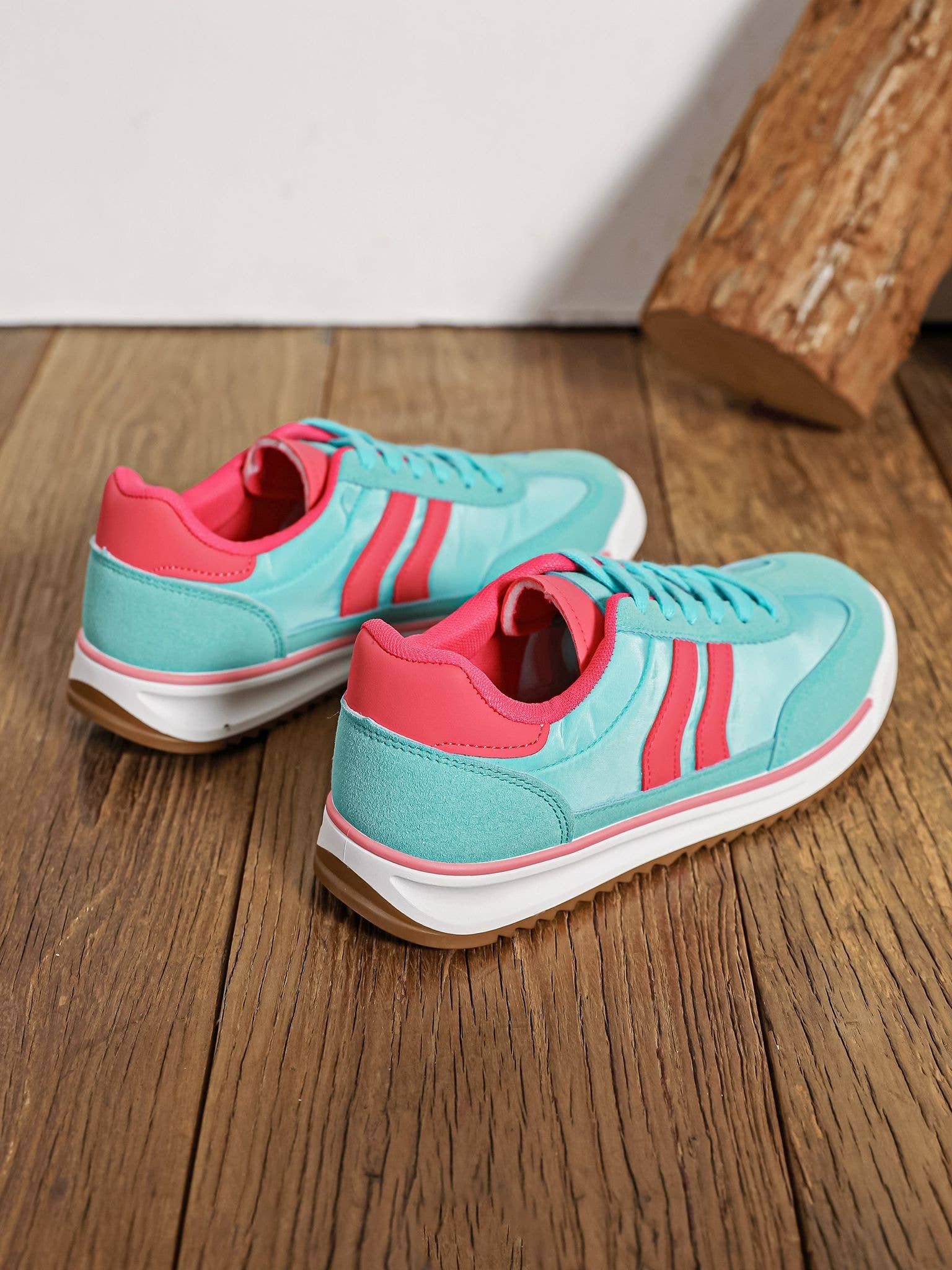 No Doubt Shoes – Großhandel Lifestyle-Sneaker – Damen – DAMEN-SNEAKER MIT FARBKONTRAST UND DOPPELSTREIFEN-SCHNÜRUNG2