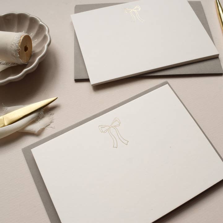 Jennifer Tune – wholesale Stationery/notecard set – Set of Five Notecards printed with a Gold Bow3
