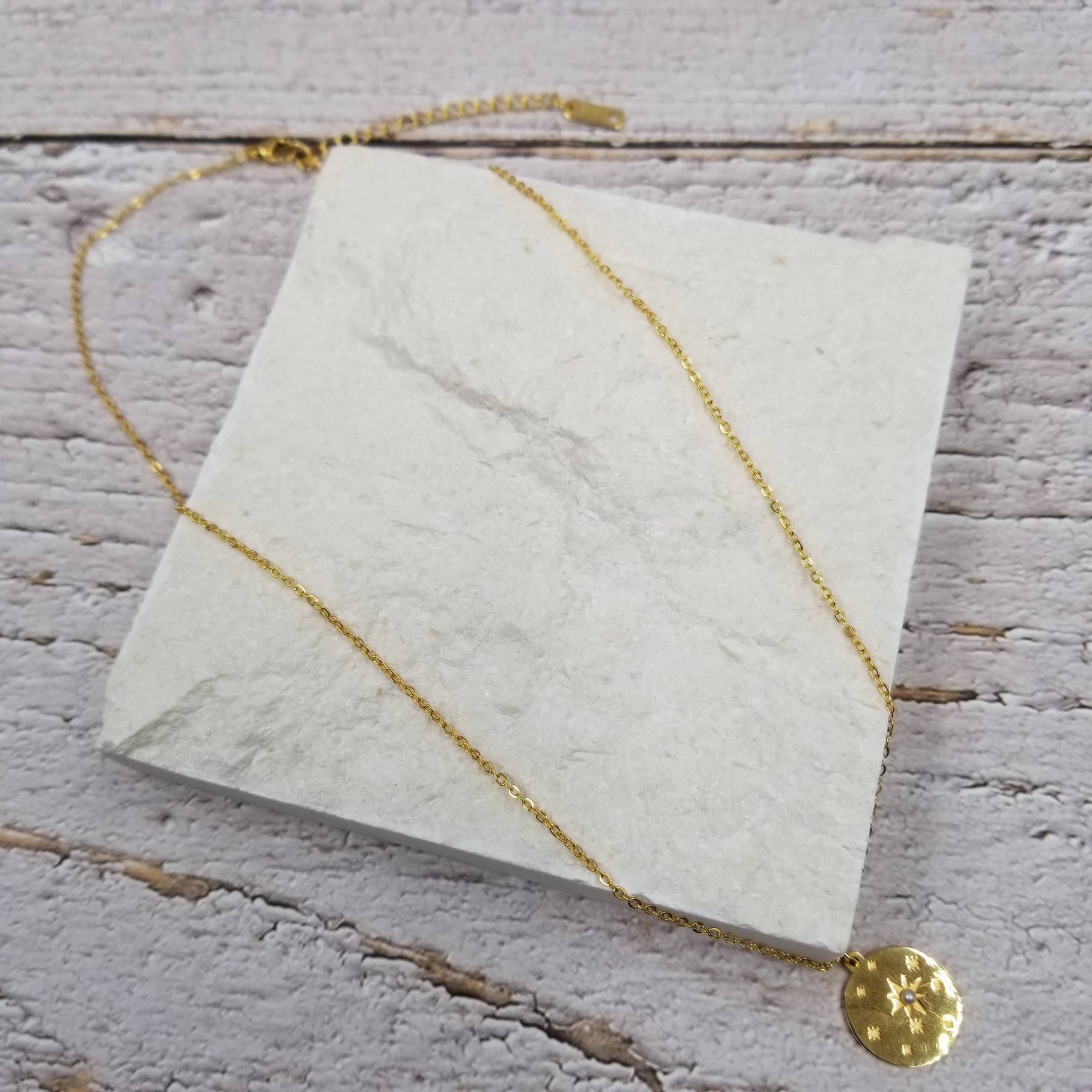 Treasure Wholesale - Vendita all'ingrosso Collana con ciondolo/pendaglio - Collana di perle Estrella 18K2