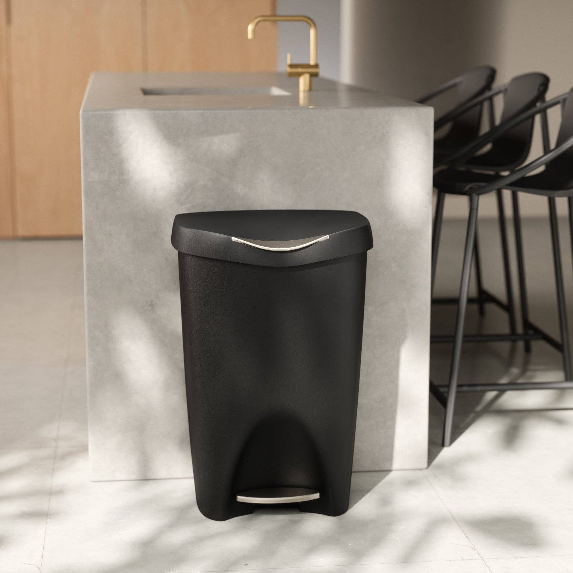 Umbra - Wholesale Trashcan/Trash Bin - Brim Step On Trash Can10