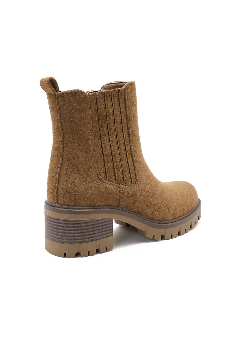 Joia Paris - Wholesale Boots - Women's - Women's ankle boots with block heel and lug sole WZ-716