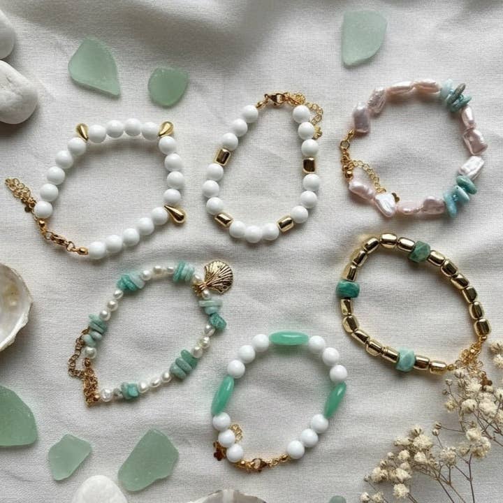 OE! - Wholesale Beaded Bracelet - Blue Grotto – Bracciale artigianale con perle baby barocche e chips di Larimar3