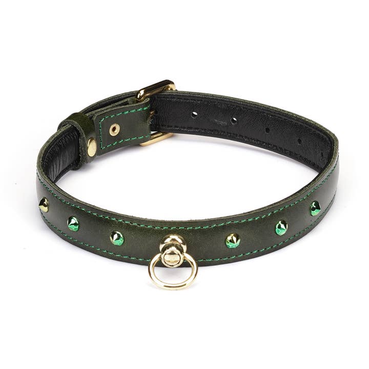 Girocollo O-ring in pelle verde di lusso con rivetti verdi per la vendita all'ingrosso da parte di Liebe Seele