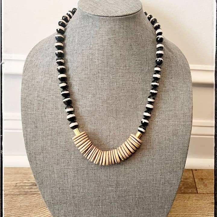 GentrybyJenna - Wholesale Beaded/Pearl Necklace - Short Gemstone Striped Dzi Agate Bead Necklace Coconut Wood3