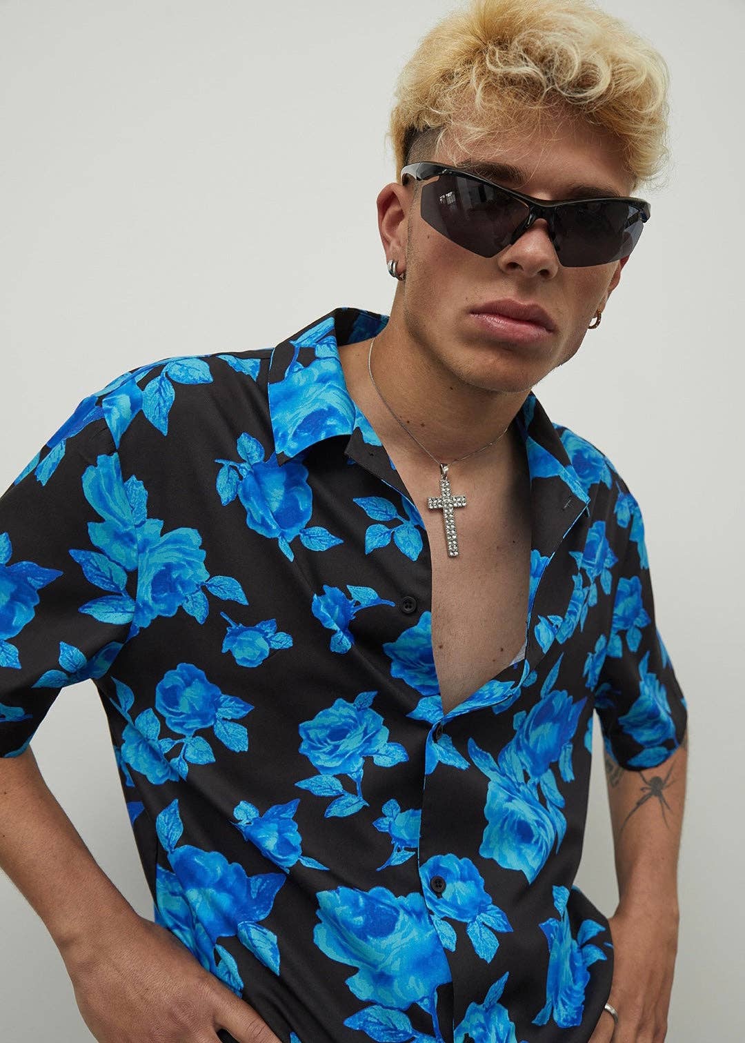 floralblue Short Sleeve Shirt in Blue Floral Print for wholesale on Faire1