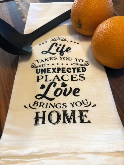 Asciugamano per sacco di farina «Love Brings You Home» per la vendita all'ingrosso da parte di TheRusticHenhouse
