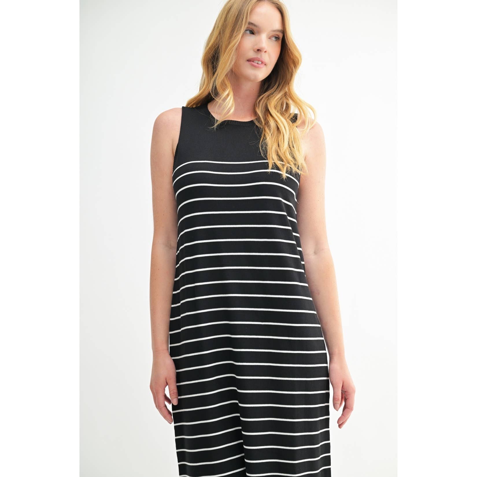 FUN2FUN - Vendita all'ingrosso Vestito - Donna - Abito midi senza maniche a righe con scollo rotondo.32