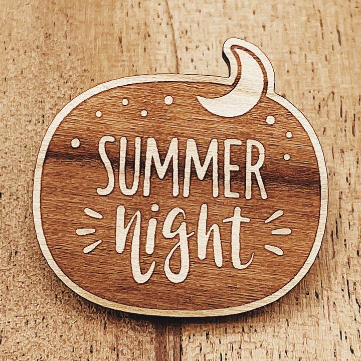 Sommarnatt trä Pin för wholesale av The Wooden Pin