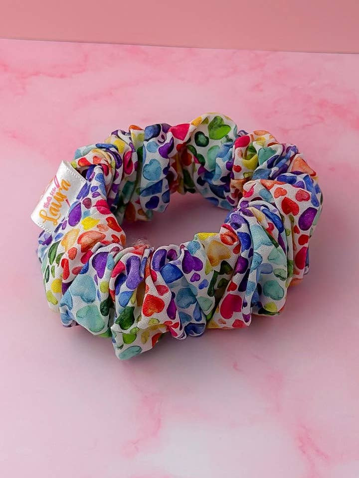 Chouchou large imprimé cœur multicolore - Cœur Aquarelle Foncé pour la vente par ThatsSewLauraUk