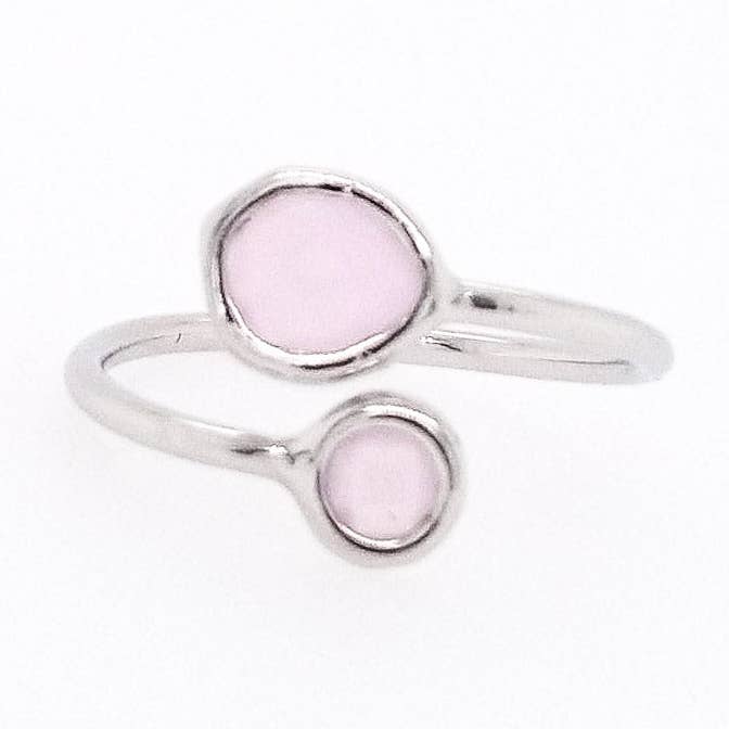#RFT12- Bague Ajustable en Verre Encadré- Argent Rose Glacé pour la vente par The Beaded Wire Designs