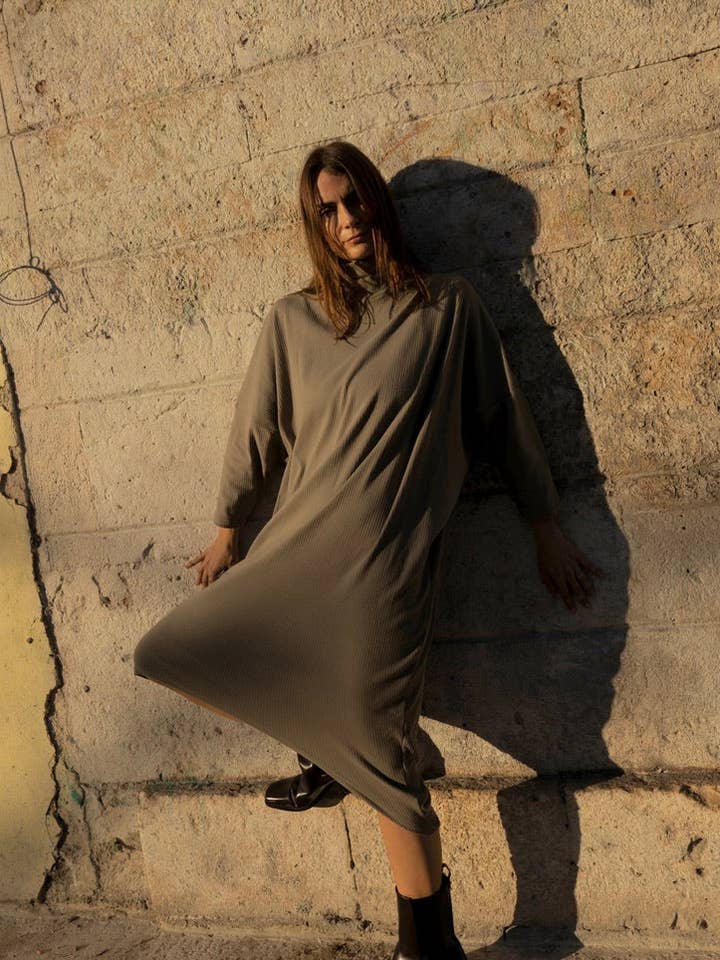 FRANKFURT VESTITO MATCHA per la vendita all'ingrosso da parte di MAS Montreal