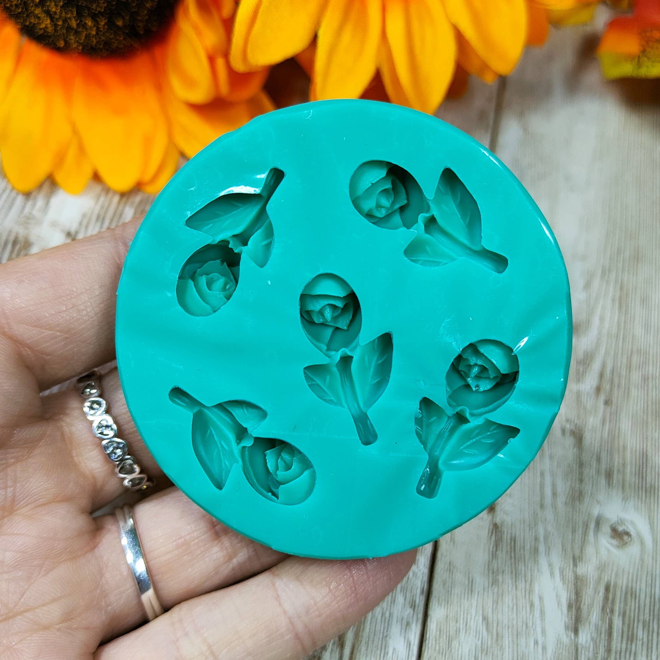 Serena Creazione di Serena Stampone - Wholesale DIY Craft Kit - Rose mold with stem 5pcs 2cm in silicone for resin and plaster1