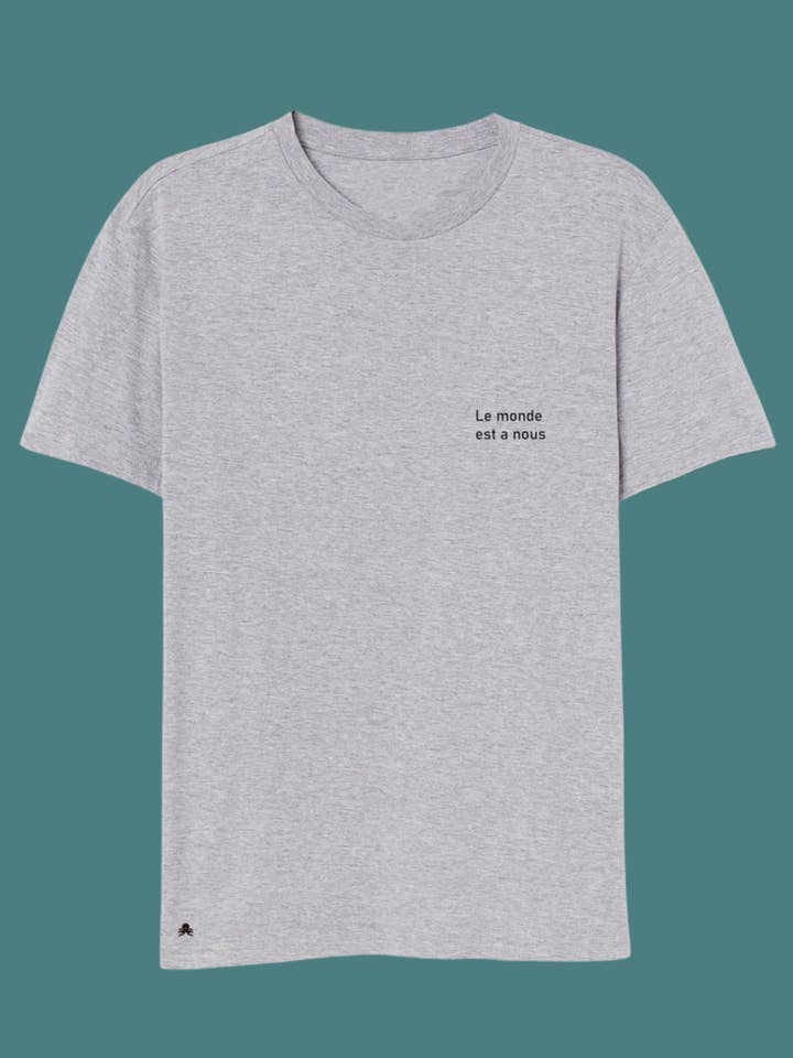 T-SHIRT LE MONDE EST A NOUS for engroshandel hos SNOC