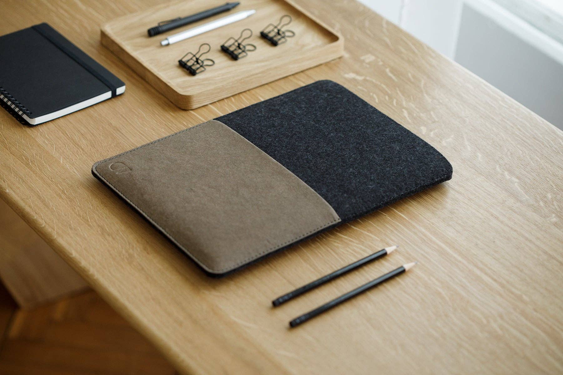 Oakywood – wholesale Laptop/tablet case – Unisex – Felt MacBook Sleeve7