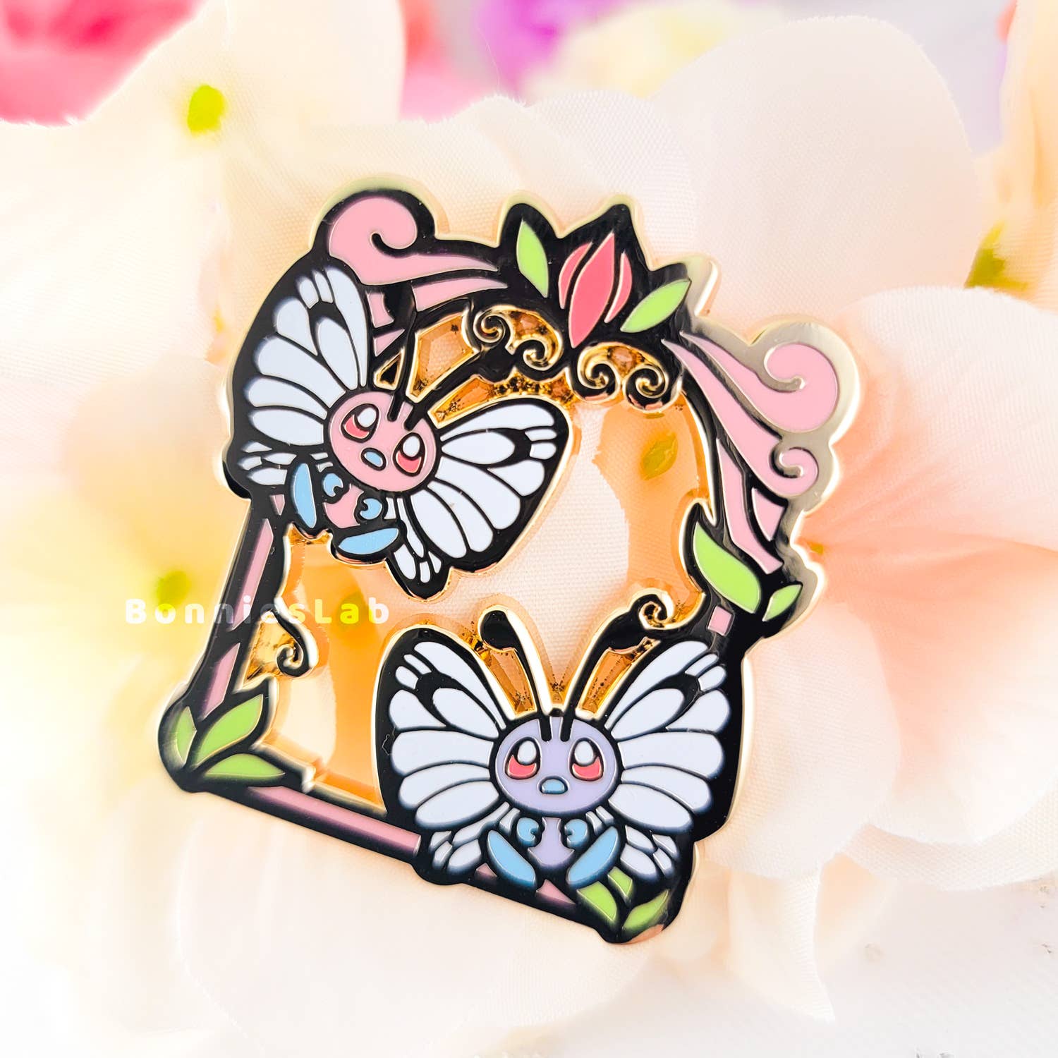 Bonnies Lab - Wholesale Lapel Pin/Button - Ash's Butterfree & Shiny Butterfree Enamel Pin1