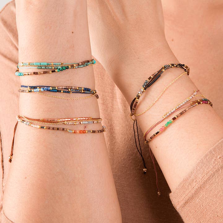 Marquet - Wholesale Armband met kralen - Tali Fair Trade armband met meerdere strengen en glijdende knopen