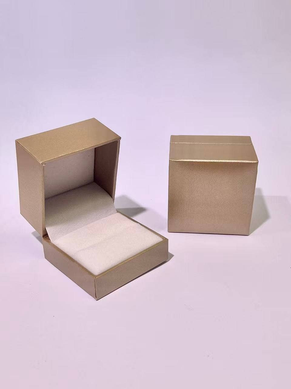 COSMOS - Wholesale Jewellery box/organiser - Jewelry box 6x6 cm – gold or white ring case gold loop1