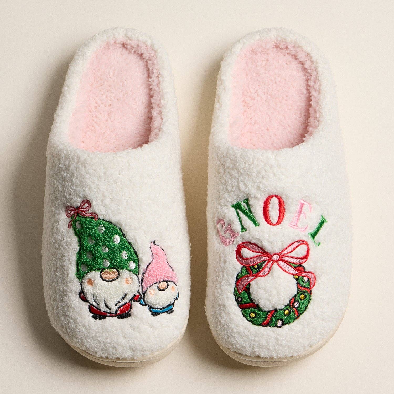 INTRAVEINEUSE Chaussons de Noël moelleux avec motif de gnome et couronne GNOEL pour cadeau de Noël en vente sur Faire1
