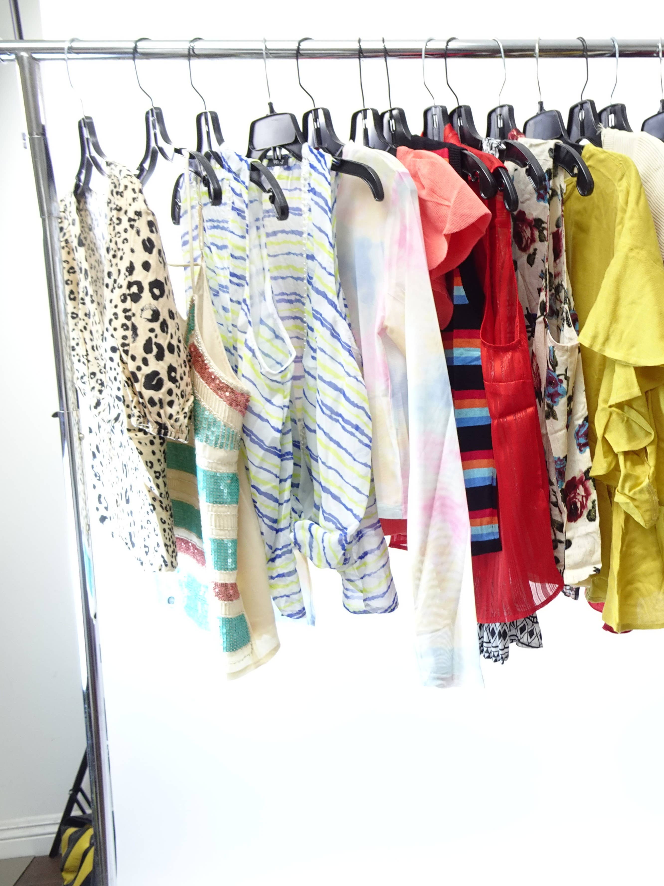 Verte - Wholesale Blouse - Women's - 40 pcs - Mystery Box - Tops1