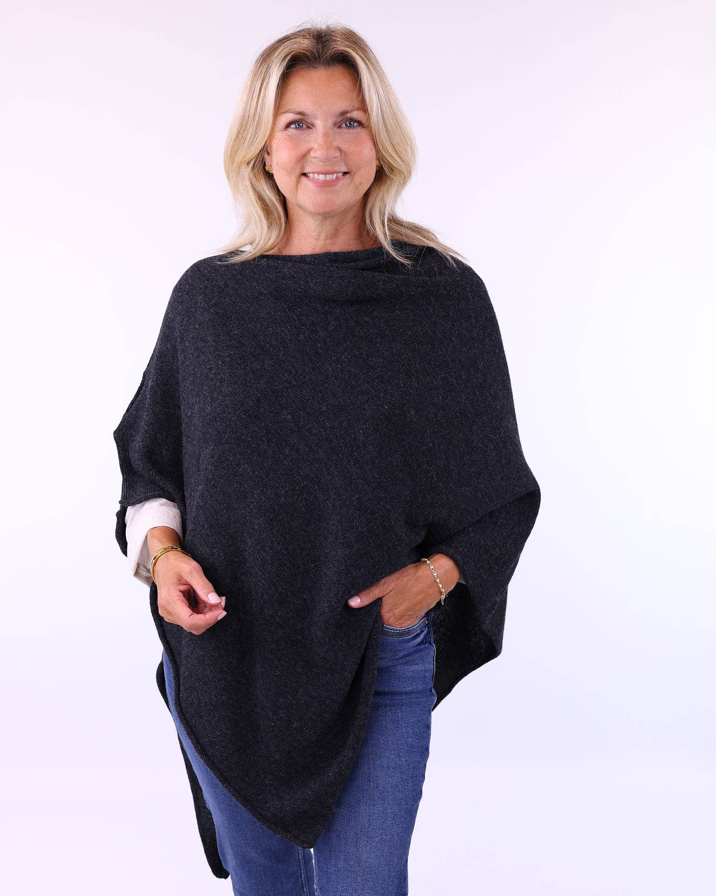 Cadenza Italy Ltd - Wholesale Poncho - Women's - Cashmere Blend Poncho0