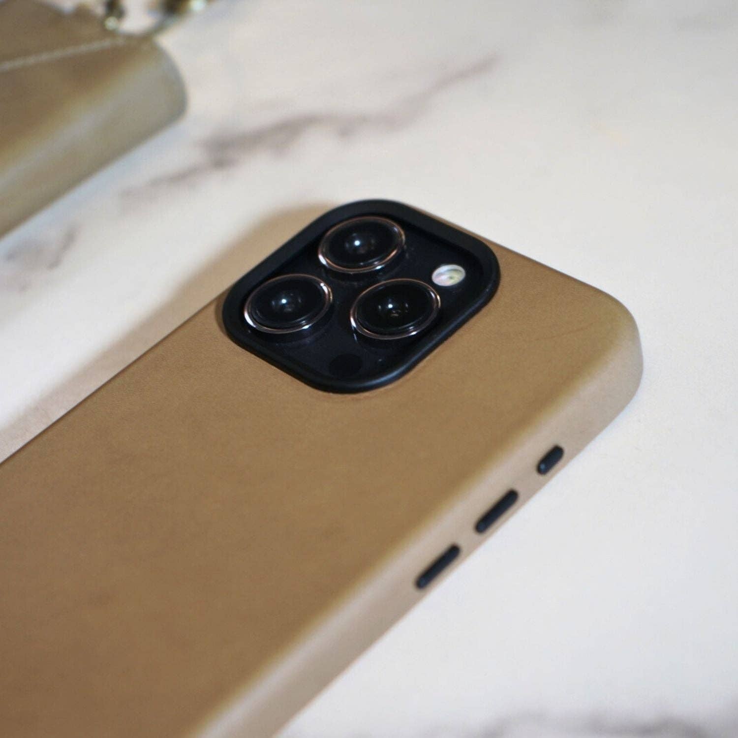 Andar - Wholesale Phone Case - Unisex - The Aspen Full Grain Leather iPhone Phone Case with MagSafe117