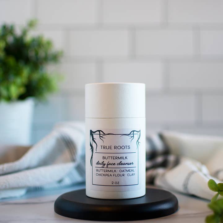 Nettoyant quotidien pour le visage au babeurre pour la vente par True Roots Collaborative