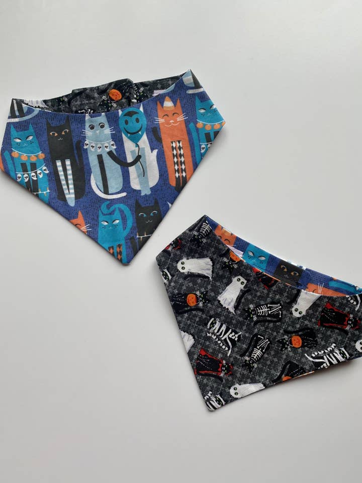 Bandana Midnight Cats per la vendita all'ingrosso da parte di The Pet Scout Shop
