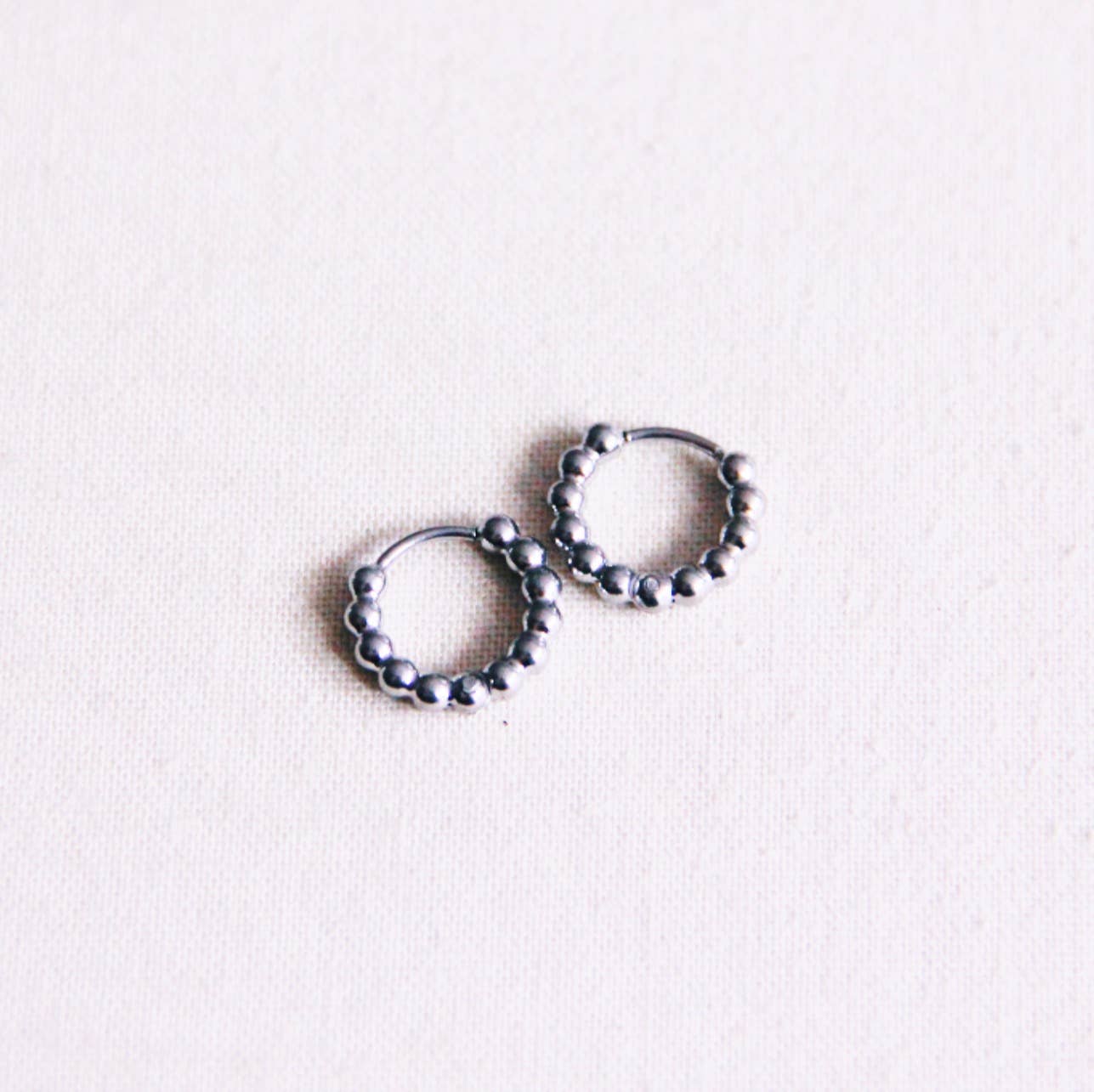 Bazou - Wholesale Hoop Earrings - Stainless steel hoop earrings 10mm "balls" - silver1