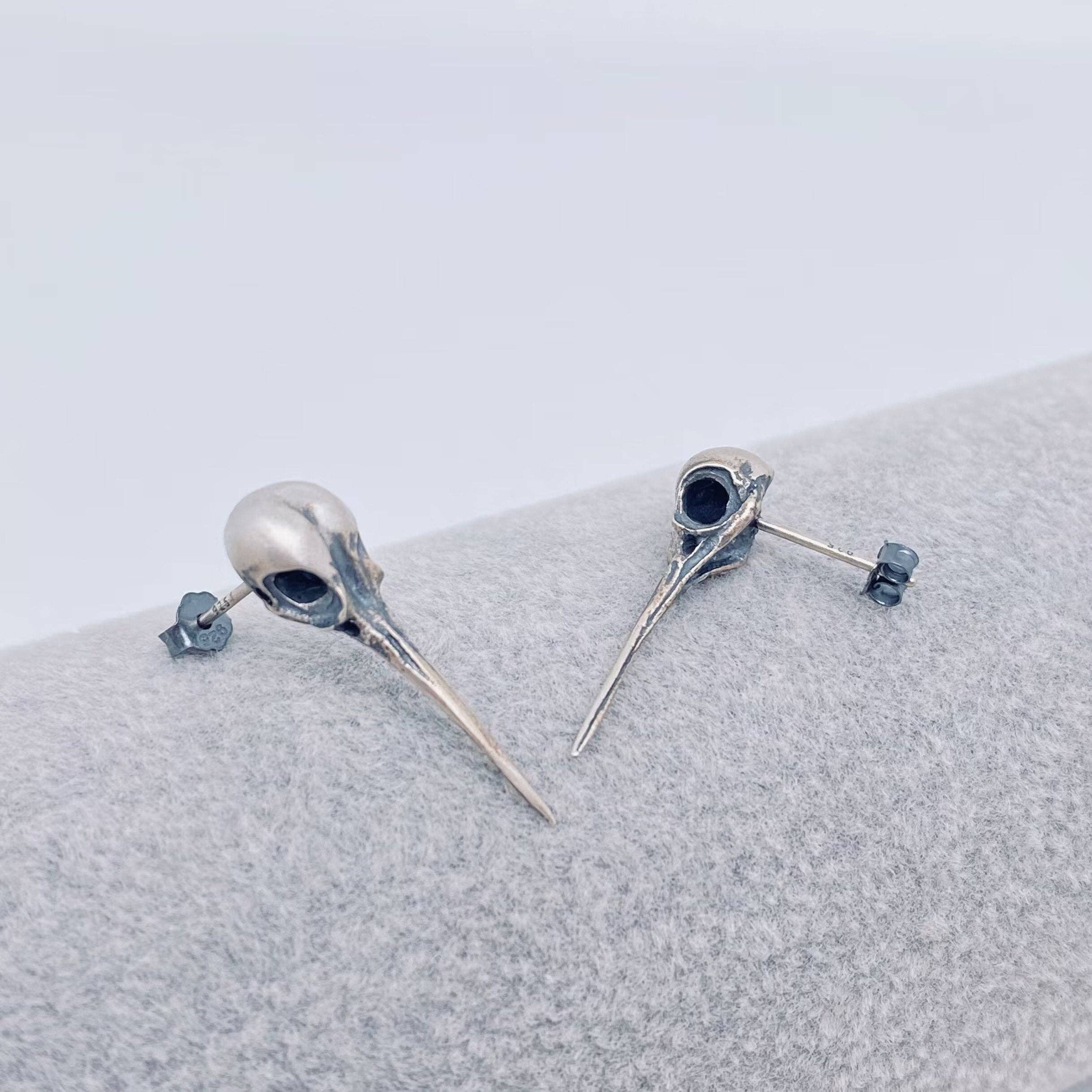 Mio Queena - Wholesale Stud/Post Earrings - 925 Sterling Silver Vintage Hummingbird Skull Ear Studs - GT1