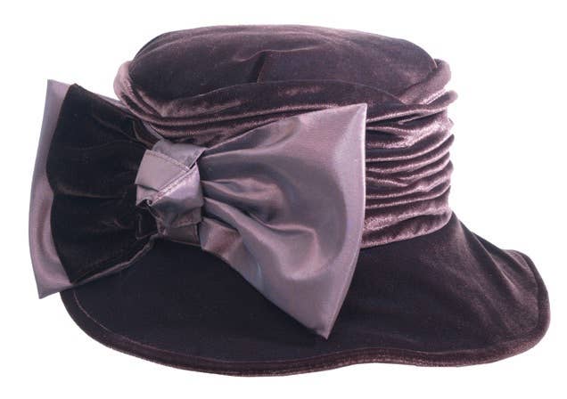 Toucan Hat Company/ Carole Amper - Wholesale Clochehoed - Dames - Softie met fluwelen strik1