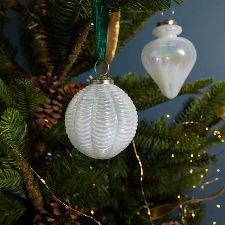 Be Home US - Wholesale Ornament - Opalescent Glass Scalloped Ornament