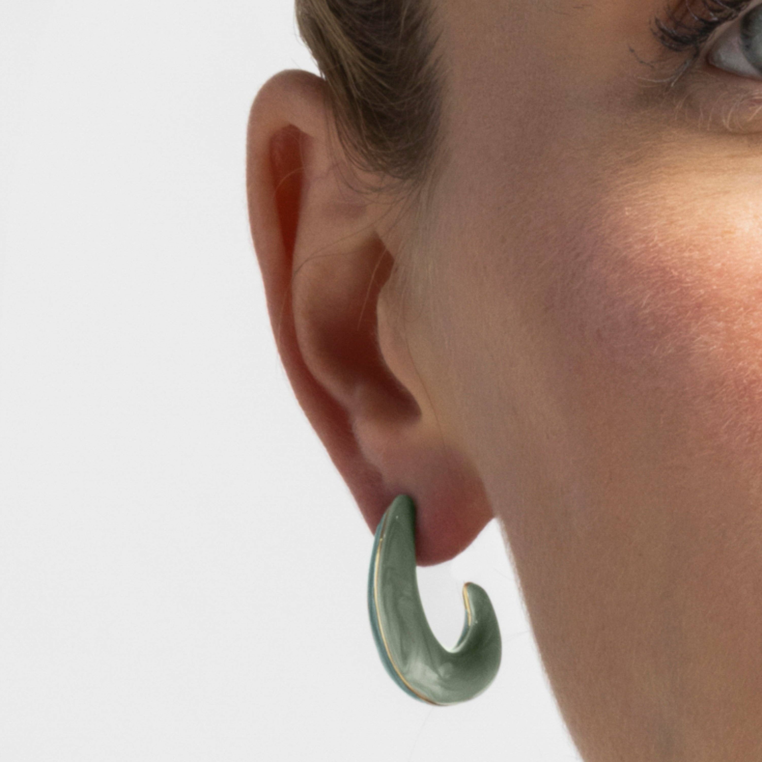 Luxenter - Vendita all'ingrosso Orecchini a cerchio - Orecchini Luxenter con smalto blu finitura oro 18k - Kahme3