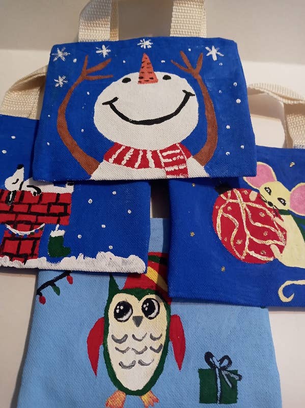 Bolsas para niños, 4 bolsas de algodón. Bolsas de regalo de Navidad, imágenes preciosas X47 para venta al por mayor de BLUE RIBBON ORNAMENTS