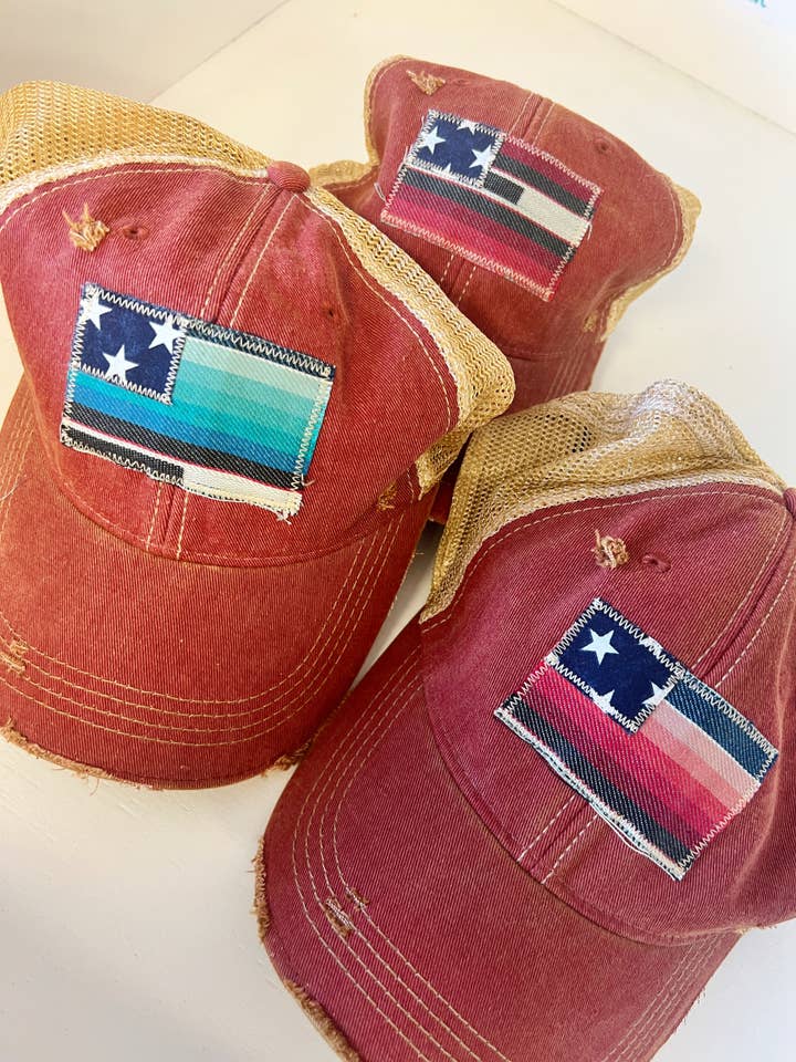Casquette de camionneur Maverick Serape Flag Dirty pour la vente par Sweet Texas Treasures