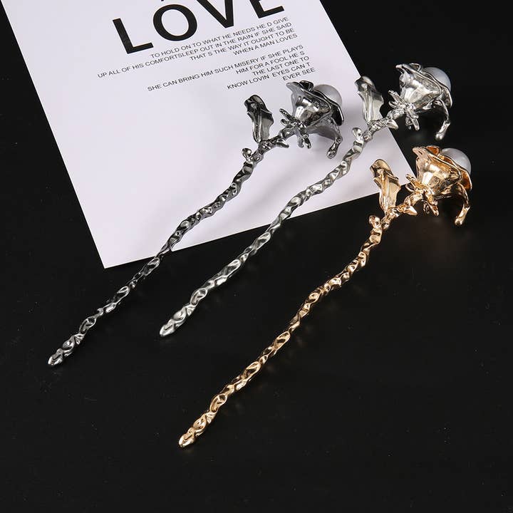 Stylish Flower & Pearl Hairpins for wholesale by Tourtiwi