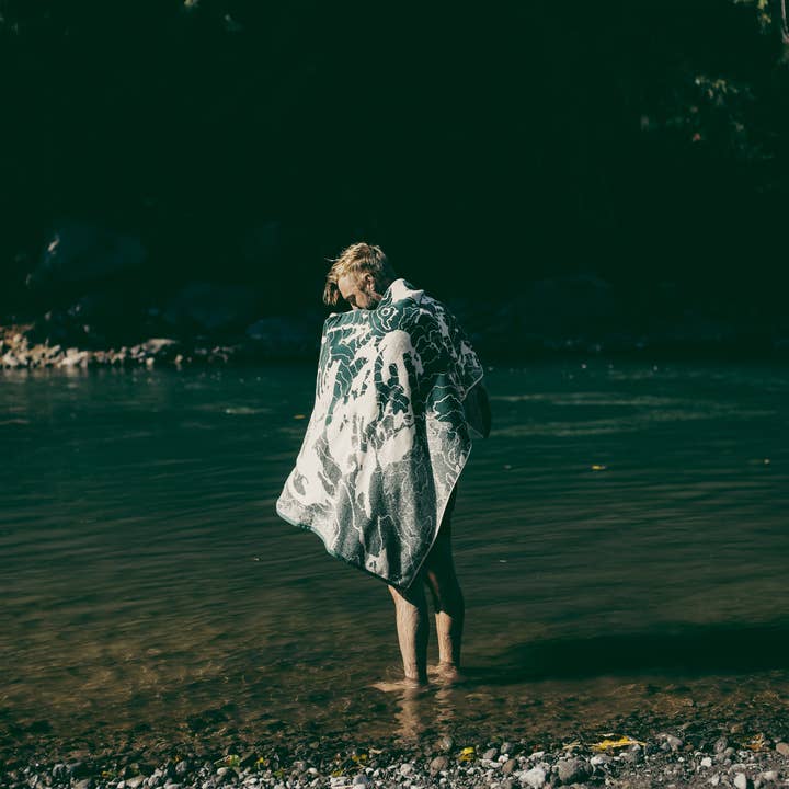 North Drinkware - Wholesale Bath Towel - The Mt. Rainier Towel4