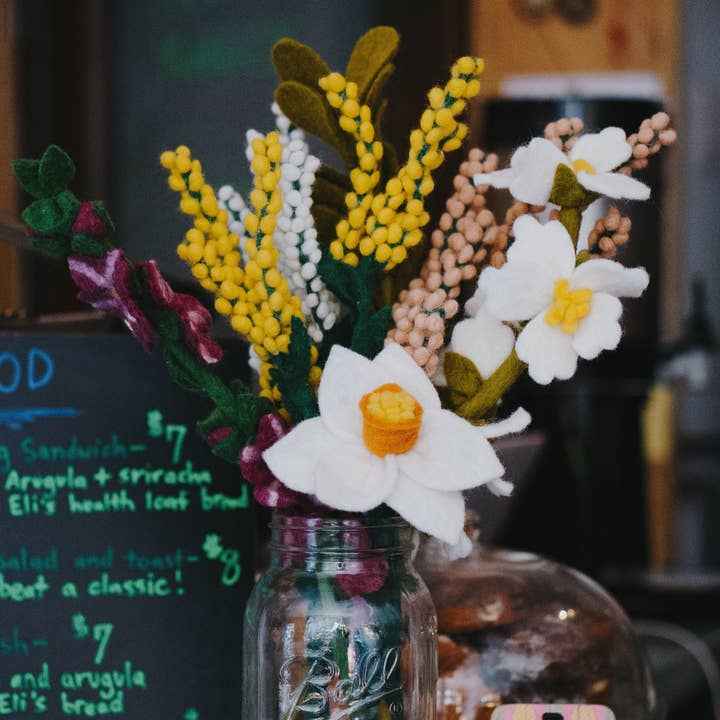 Global Goods Partners - Wholesale Artificial flowers - Felt Daffodils6