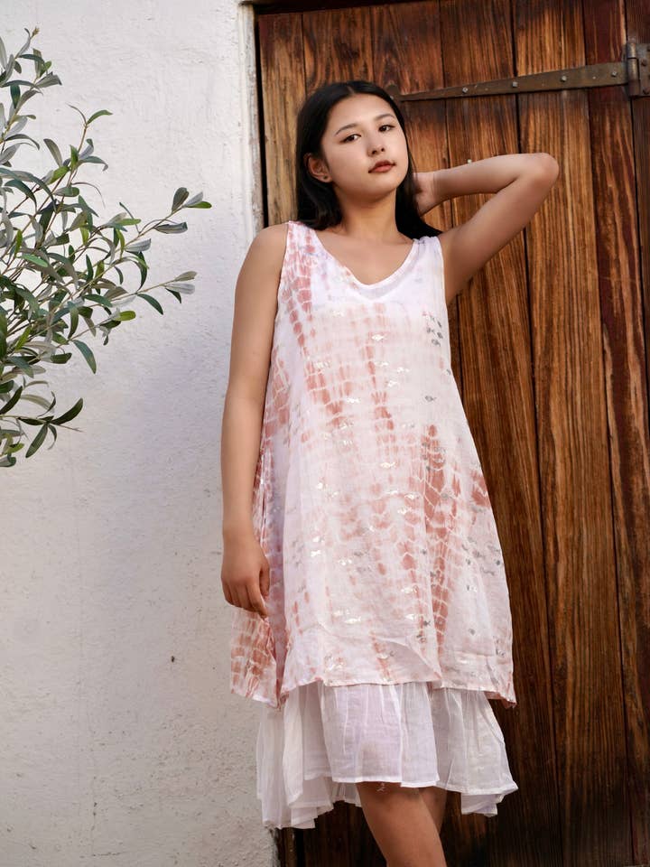 Robe Manami Coral pour la vente par Dolma