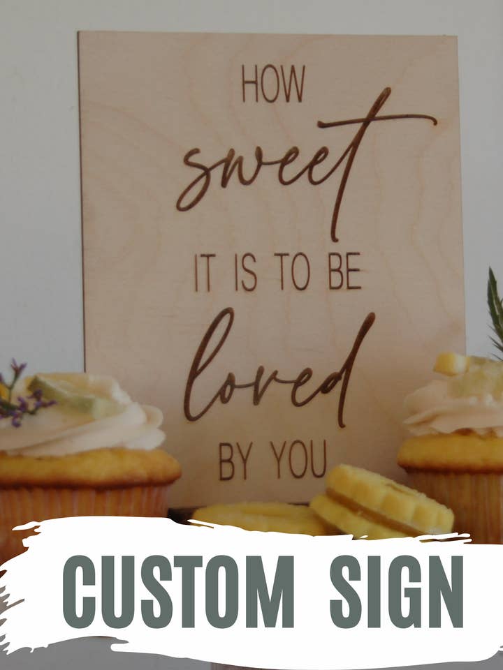 Individuelles Holzschild – Hochzeits- & Event-Tischdekoration für den Großhandel von KendollMade