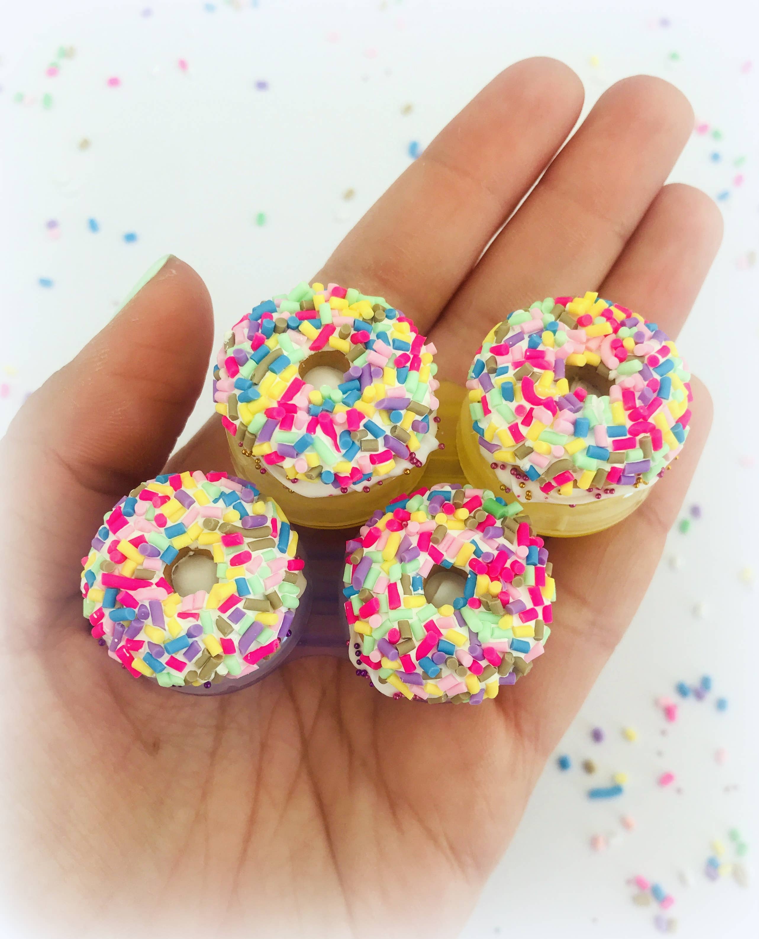 Sweets & Pearls – Großhandel Kontaktlinsenbehälter – Sprinkle Donut Kontaktlinsen Case Style 31