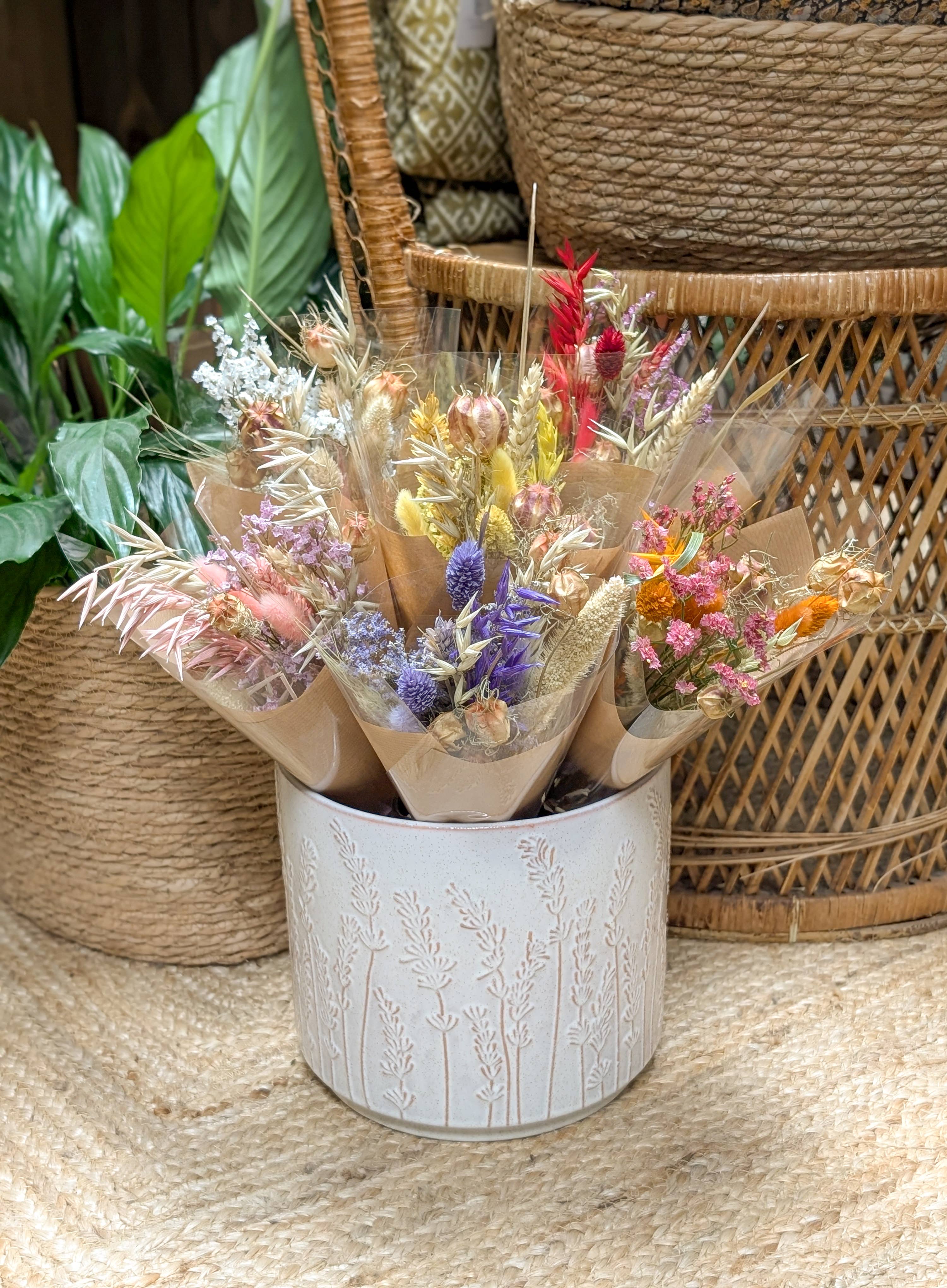 Banksia Botanicals – wholesale Dried/pressed flowers – Mini Dried Posies2