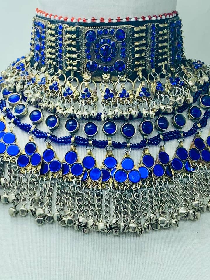 Blå etnisk choker halsband, handgjord Kuchi Tribal Choker för wholesale av vintarust
