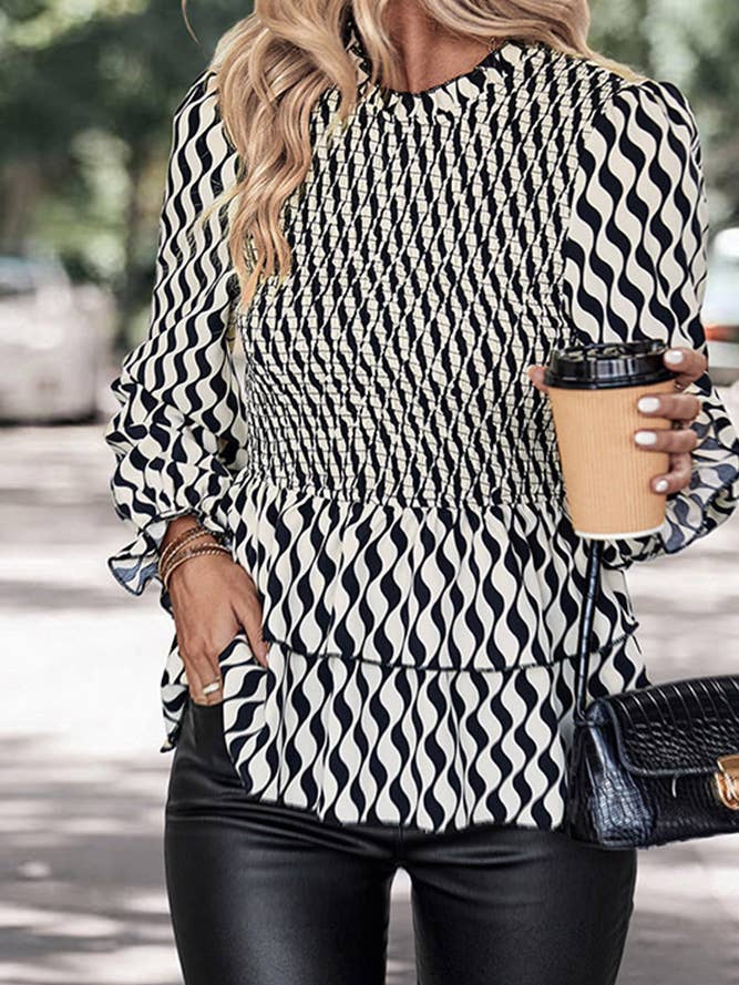 Blouse à rayures noires et blanches à manches évasées CF-BFZY664 pour la vente par Comely Fashion