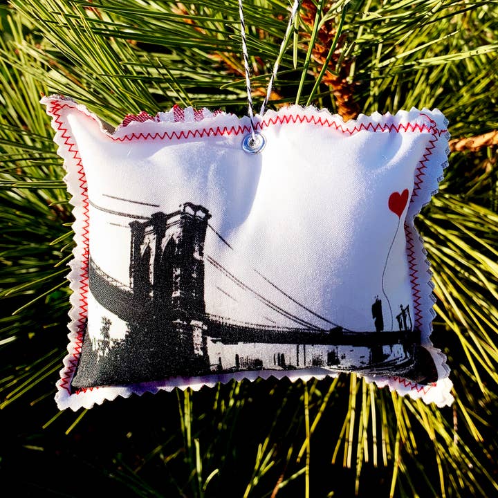NYC New York Brooklyn Bridge Fabric Christmas Ornament for wholesale by noteify
