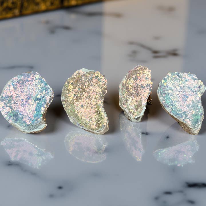 Zeemeermin Confetti Oesterschelp Wijnstopper voor wholesale door Shell Yeah By Jaks LLC