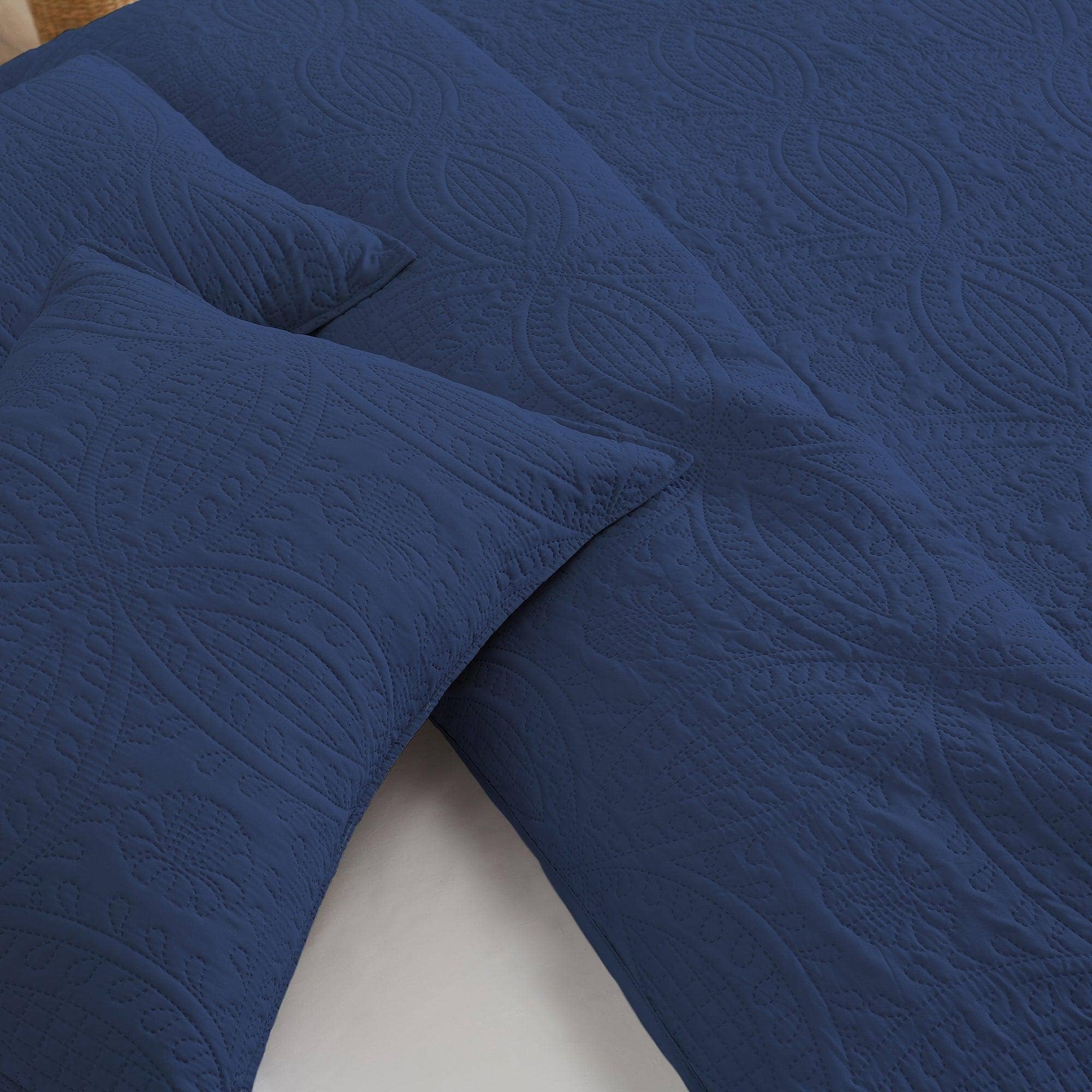 BH Collective - Wholesale Bedding Set - Oversized Quilt & Sham Set - Medallion Stitch - Clara29