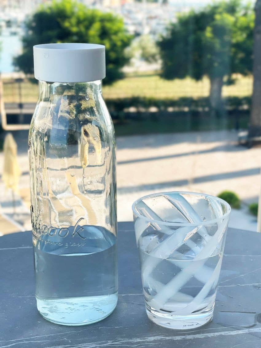 Fiorirà un giardino - Wholesale Carafe - Glass bottle with "non-screw" cap 1000 ml d8 h26 cm2