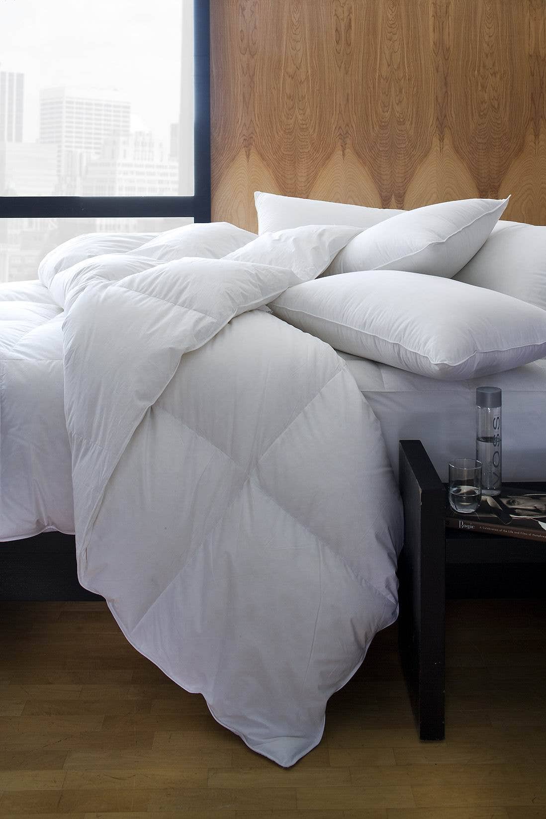 Down Decor - Wholesale Down Comforter - White Goose Down Comforter – Closeout Sale – Lightweight1