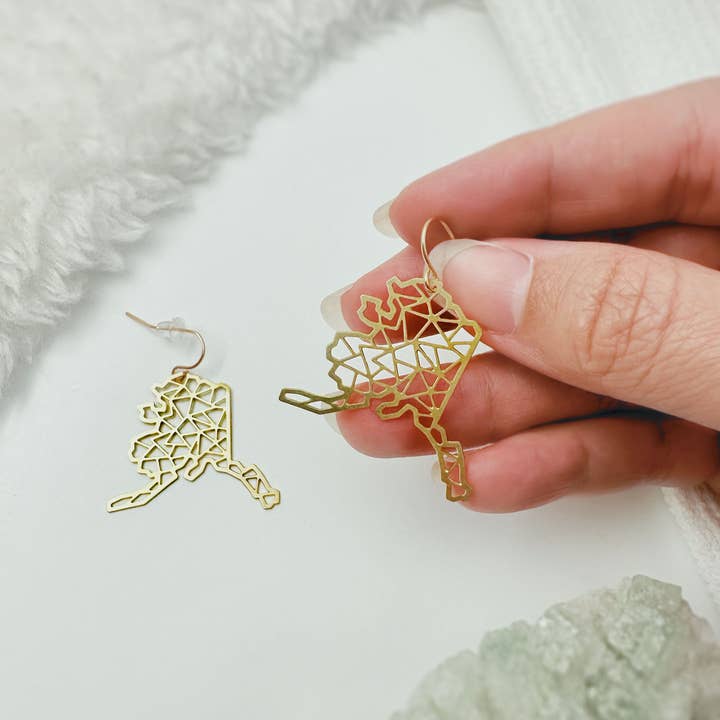 A Tea Leaf Jewelry – Brincos de argola por atacado – Brincos Alaska State1